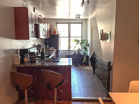 3rd image of 216 Richardson St #3