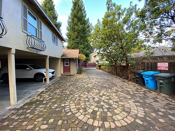 5th image of 705 Elizabeth Ln #711