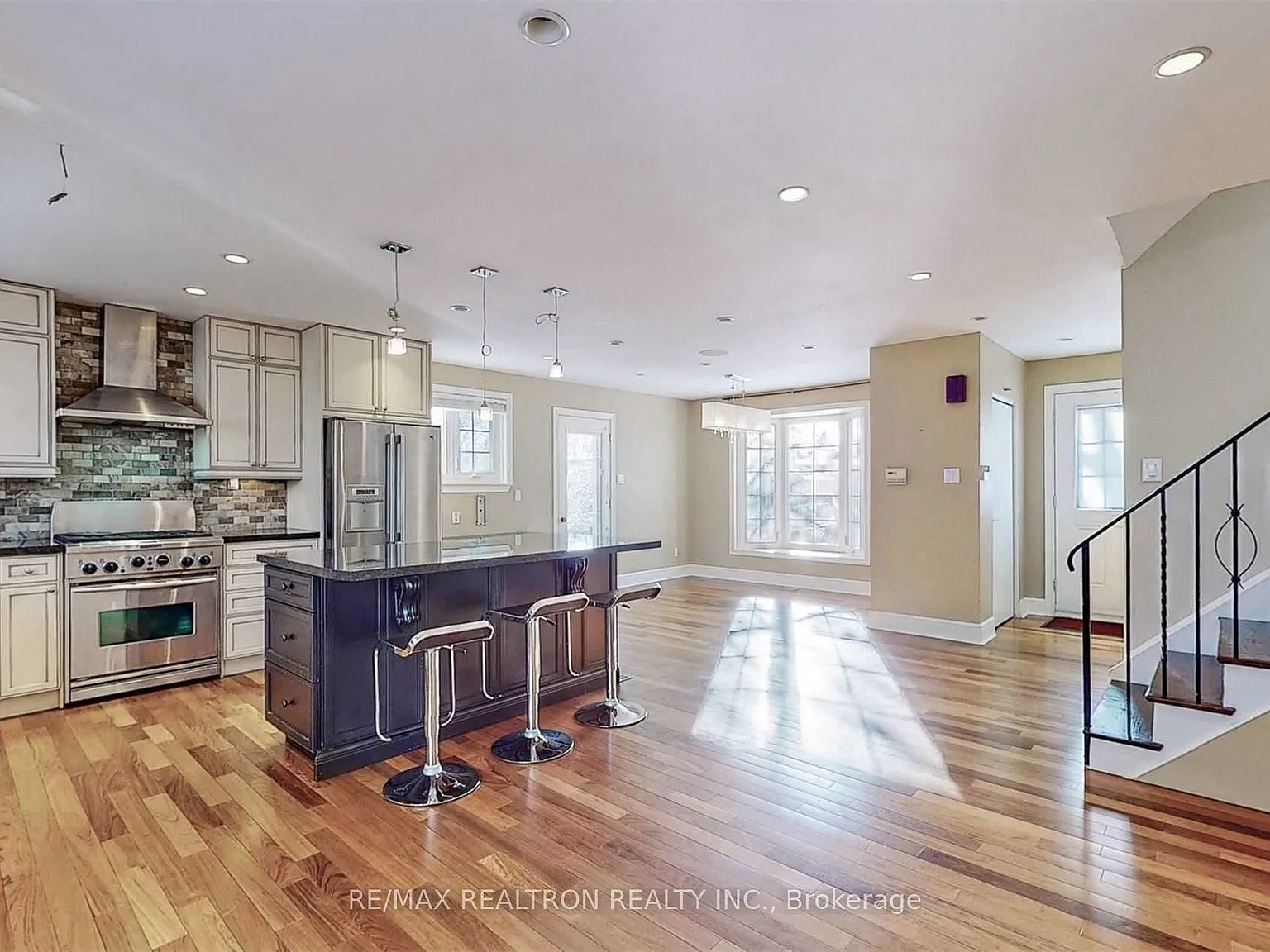 3 bed, $2,980 — Photo 4