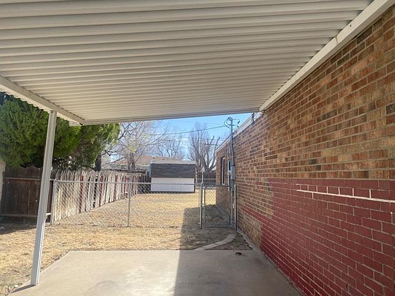 3rd image of 917 N Roosevelt Ave