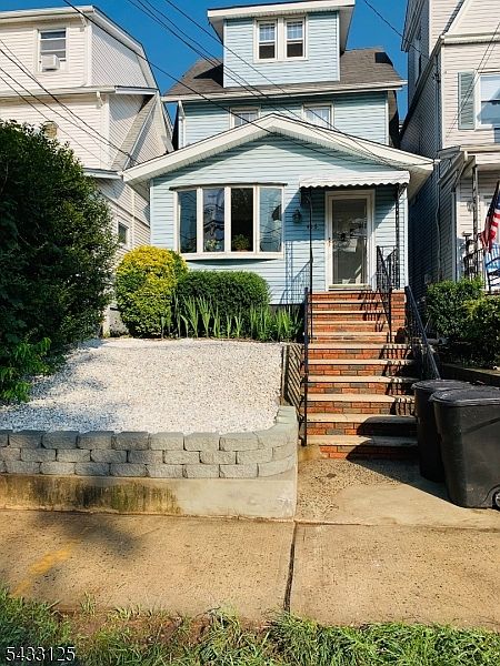 1st image of 416 Belgrove Dr