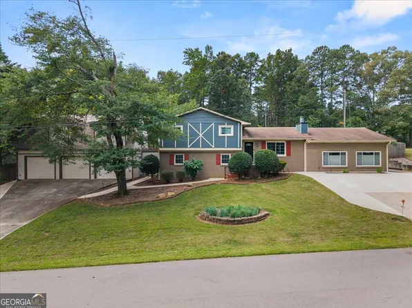 6054 Dogwood Cir, Buford, GA 30518