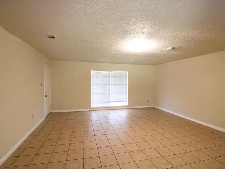 9526 Balsam Ln — Photo 9
