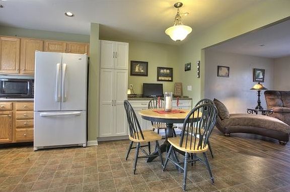 4th image of 222 Belknap Dr Unit D