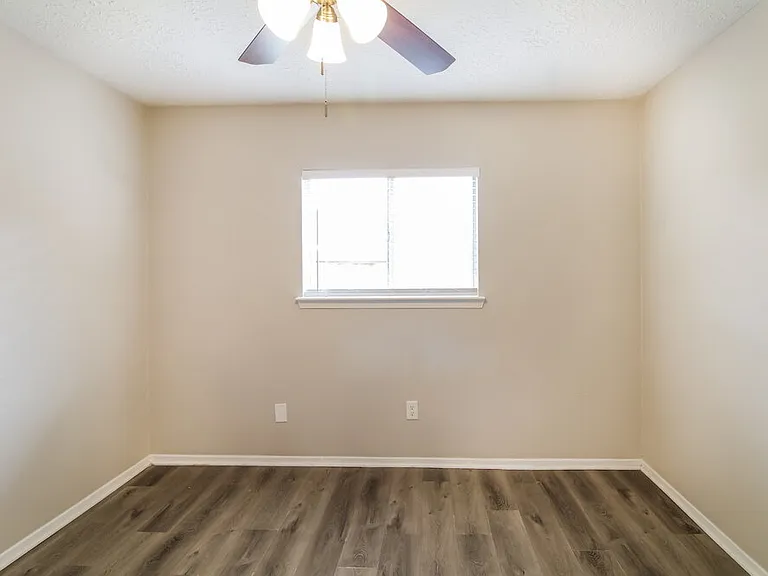 9938 Shell Rock Rd — Photo 10