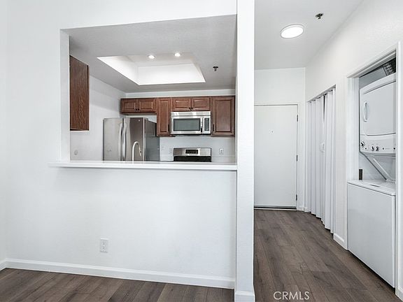 5th image of 19350 Sherman Way Unit 208