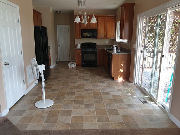 Kitchen & Breakfast