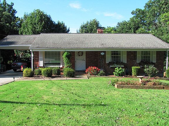 2nd image of 123 Woodlyn Dr