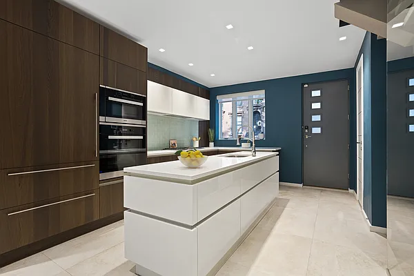 Sold by Compass | media 2