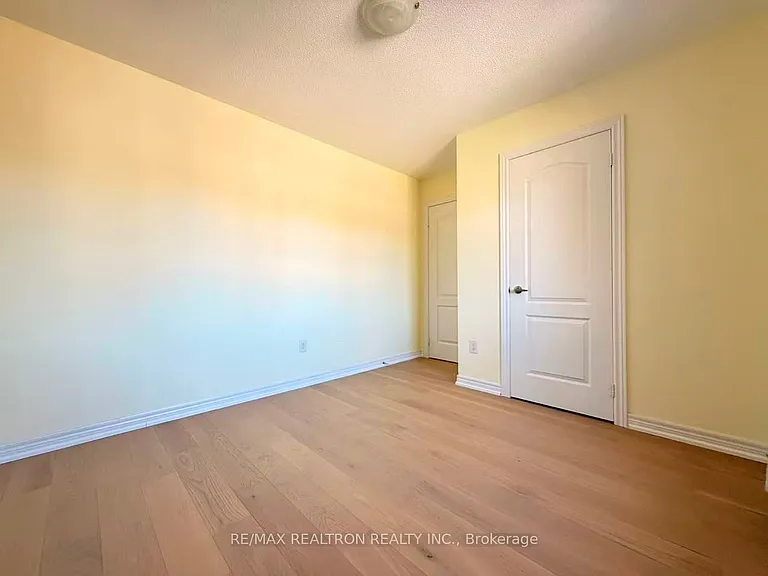 7 Hyacinth St — Photo 28