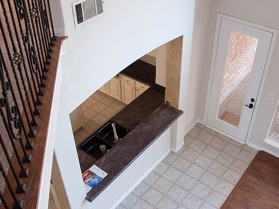 5th image of 3405 Edwards Dr