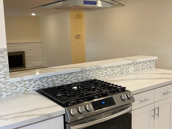 New gas oven stove and vent hood