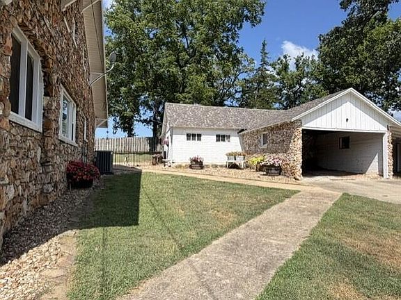 5th image of 3347 N Grant Avenue