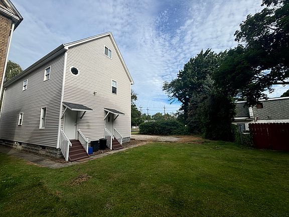 3rd image of 217 Chestnut St