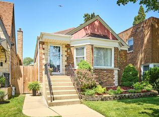 4828 W Berwyn Ave, Chicago, IL