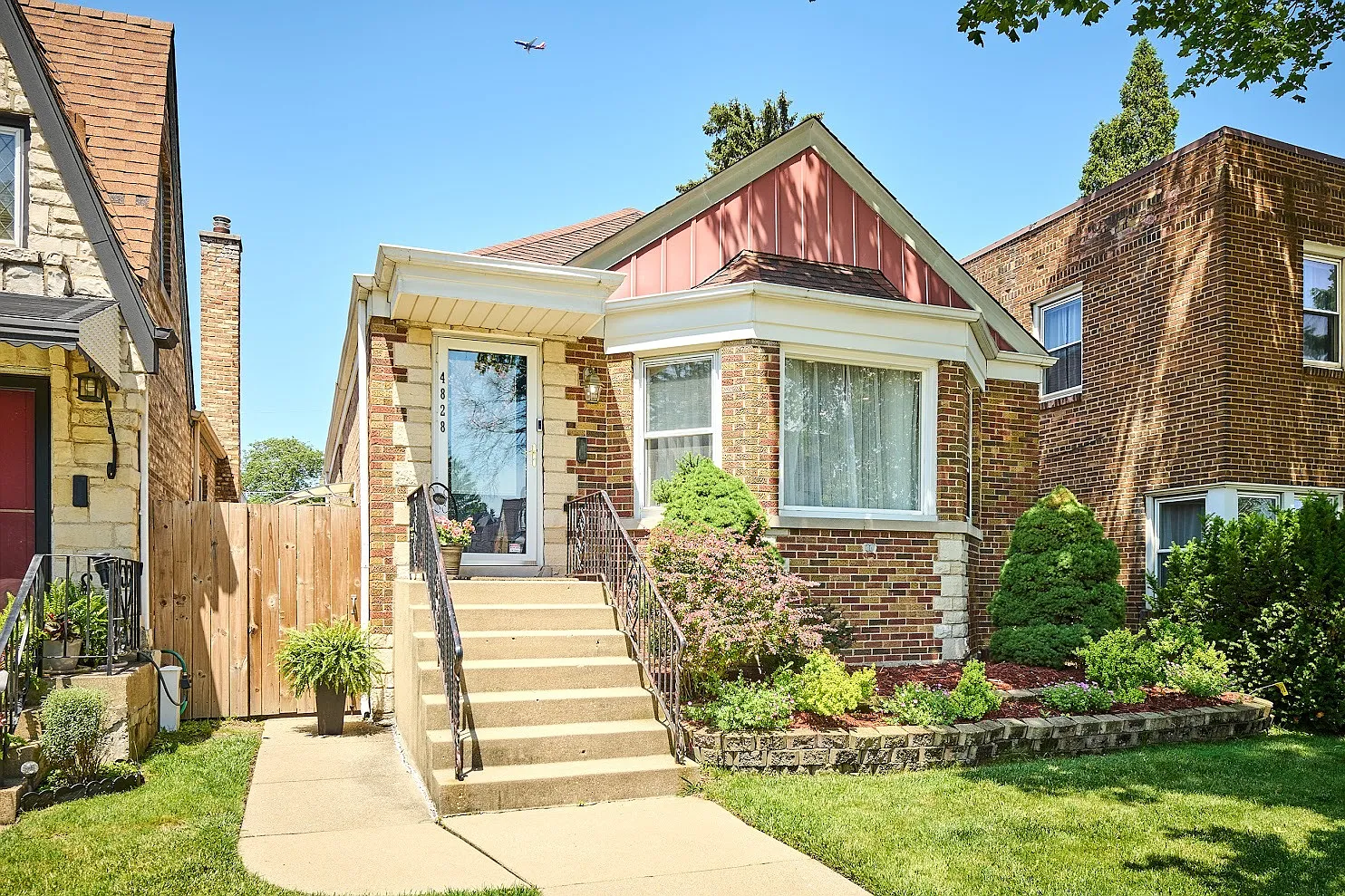 4828 W Berwyn Ave photo 1