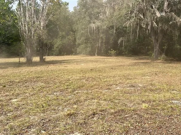 110 Venezuela St #33, Interlachen, FL 32148