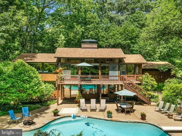 1749 Dressage Dr, Reston, VA 20190