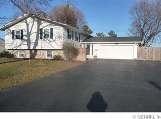 168 Heritage Dr, Rochester, NY 14615
