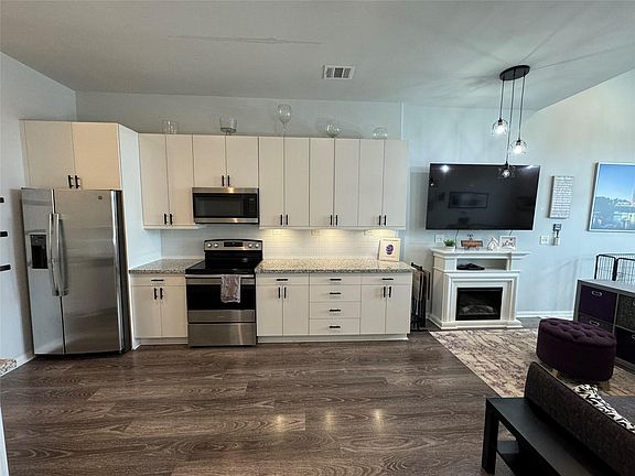 3rd image of 18843 Elegance Ave