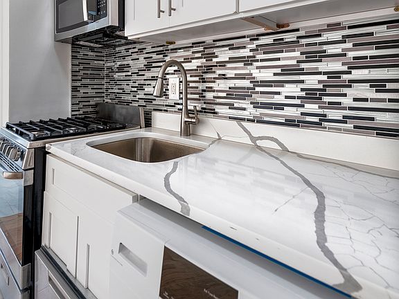 4th image of 108 Ludlow St Ste 4A