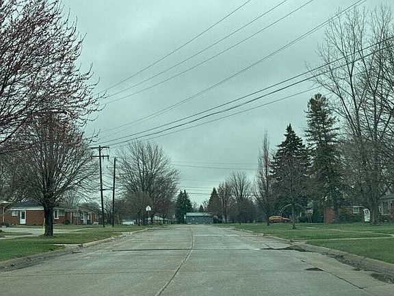 4th image of 32115 Bunert Rd