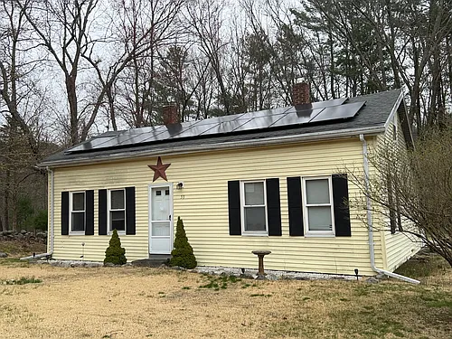 53 Thompson Ave Photo 1
