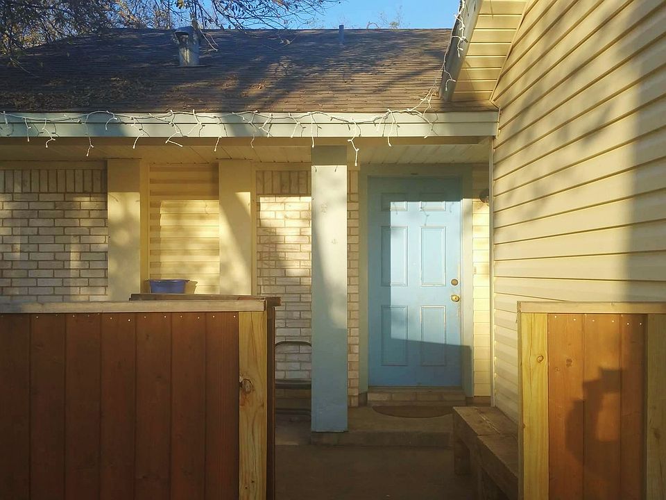 2nd image of 2206 Donahue Ln