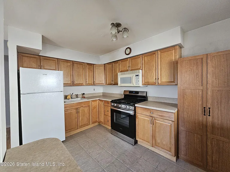 40 Copley St #SIDE — Photo 4
