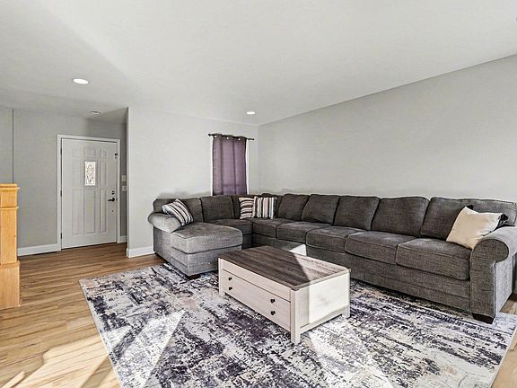 5th image of 1854 Tall Oaks Dr W