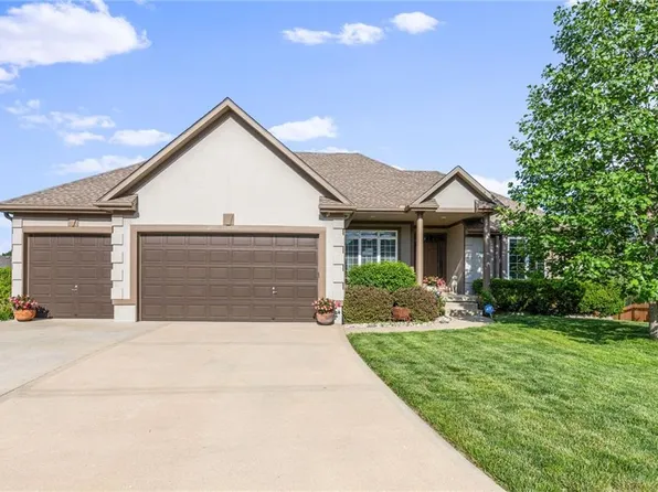 2320 NE 23rd St, Blue Springs, MO 64029