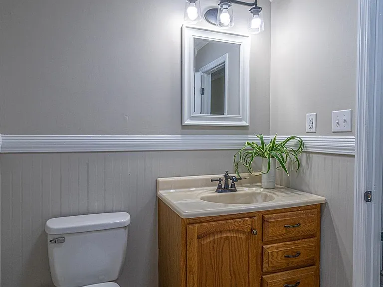 1220 Kathy Ln SW — Photo 12