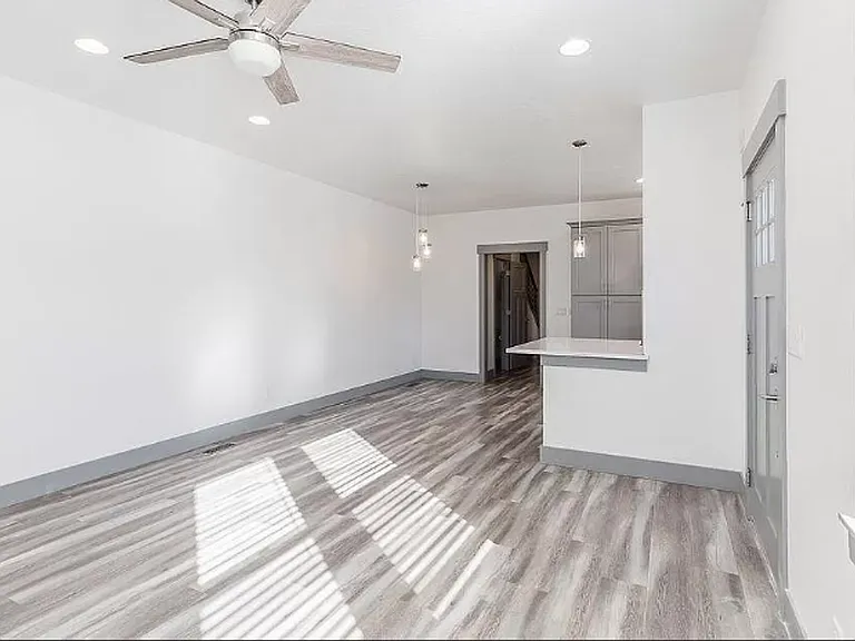 646 S Tylee Way — Photo 8