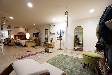 Rented by Rennit Inc.