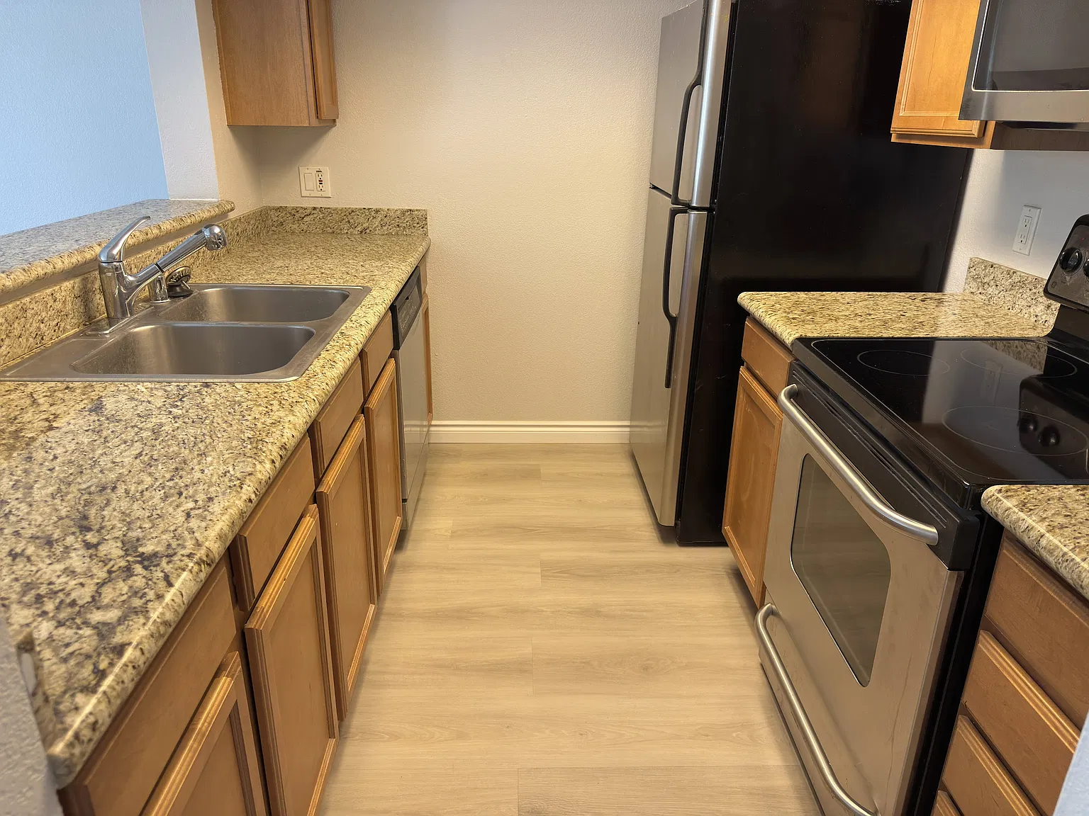 1 bed, 708 sqft, $2,300 — Photo 1
