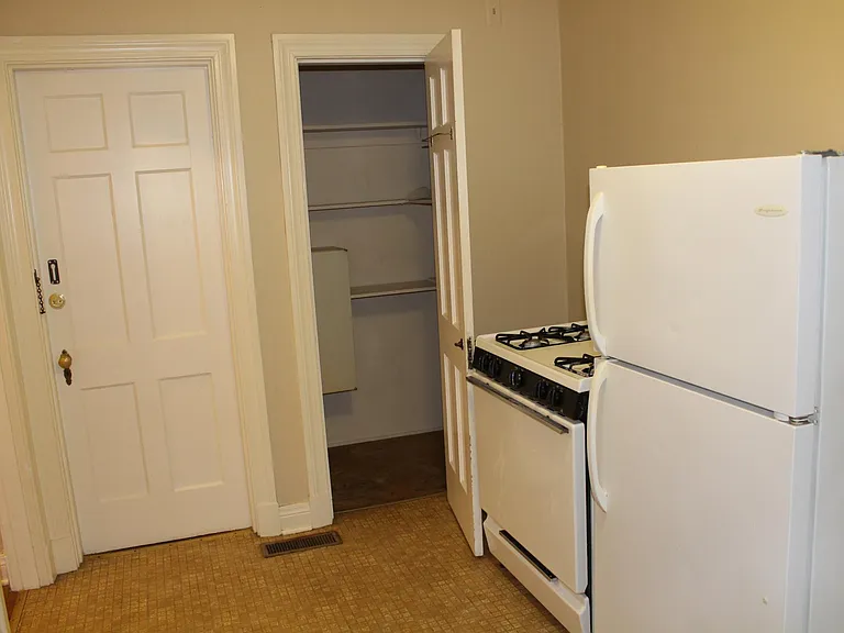 423 Wallace Ave #1 — Photo 8