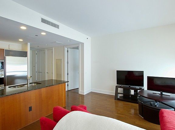 3rd image of 401 N Wabash Ave Unit 70C
