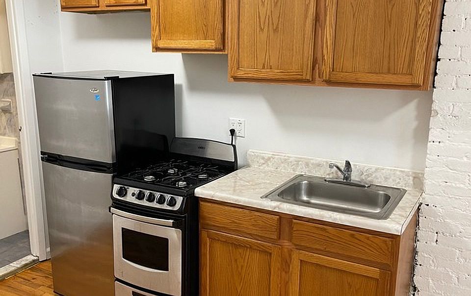 1st image of 76 E 1st St APT 4D