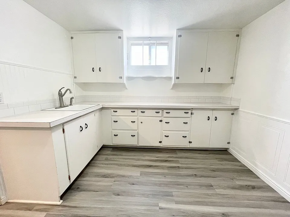 Large 1 bd/1b Basement Apartment in Downtown Caldwell!