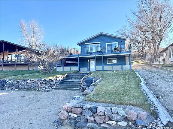 2nd image of 69 Snedden CRESCENT