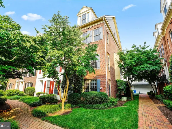 8837 Ashgrove House Ln, Vienna, VA 22182