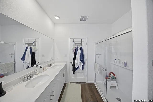 418 Rustic Grv — Photo 17
