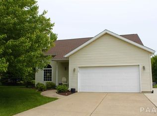 817 Woodland Knolls Rd, Metamora, IL 61548