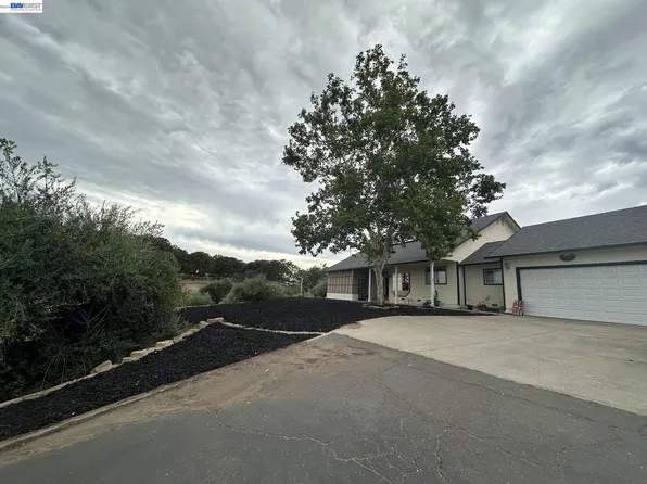 8060 Chardonnay Pl, Valley Springs, CA 95252