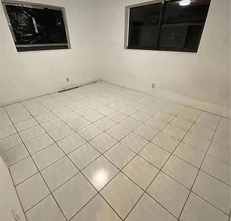 4th image of 5832 Taft St #5832