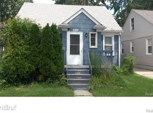 20913 Ridgemont Rd, Harper Woods, MI 48225