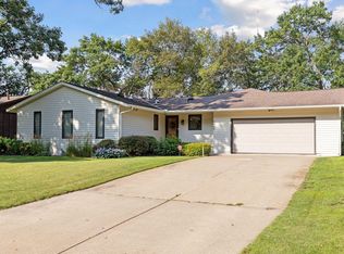 4045 Virginia Ave, Shoreview, MN 55126