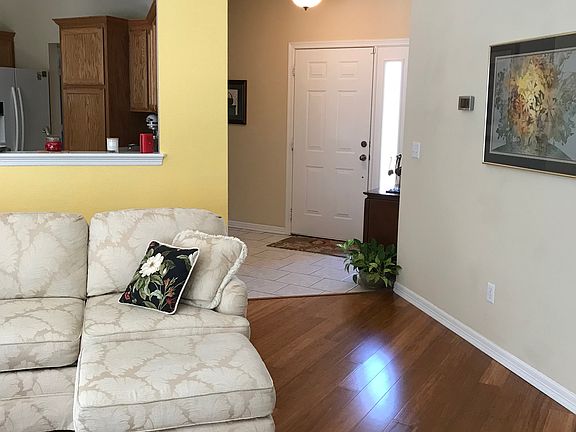 3rd image of 9 Mills Dr