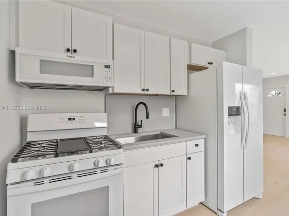 (undisclosed Address), Hallandale, FL 33009