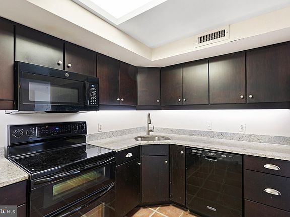 5th image of 1100 Lovering Ave APT 108